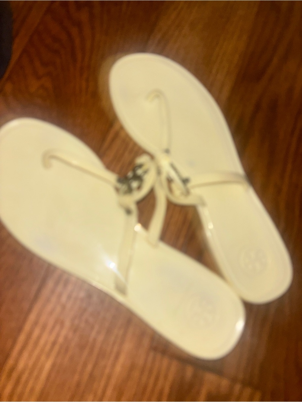 Tory Burch Miller Beige Thong Sandals Logo Medallion Slip On Women’s 8